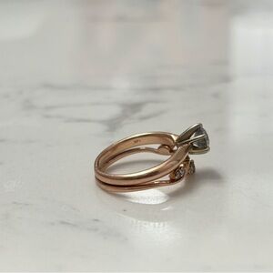 Elegant Rose Gold Women's Wedding Ring